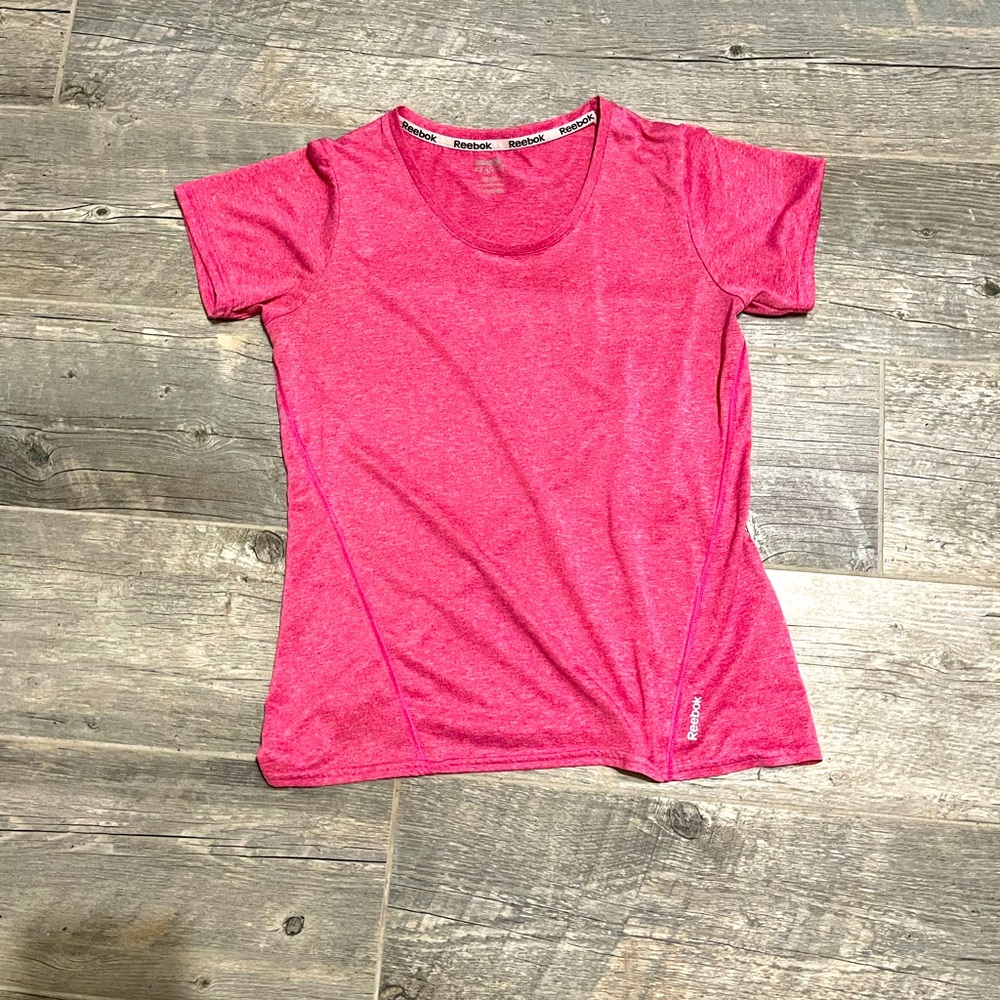 Sports tee size M Reebok